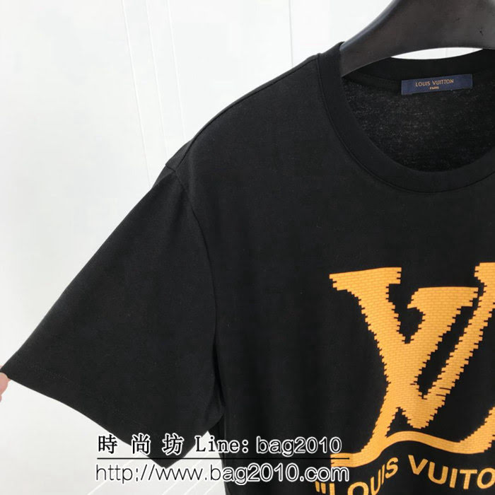 LV路易威登 19早春新款 大LV字母印花 白色純棉 男款短袖 ydi1973